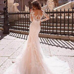 Wedding Dress - Never Worn | New | V Neck Mermaid Dress for Bride |  - Size 6